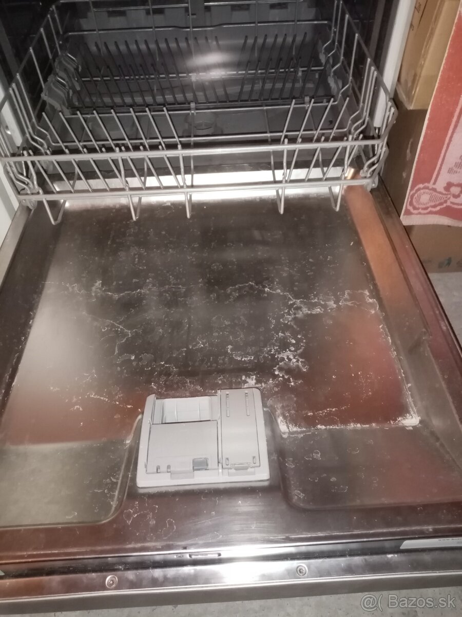 Umývačka riadu Bosch - 4