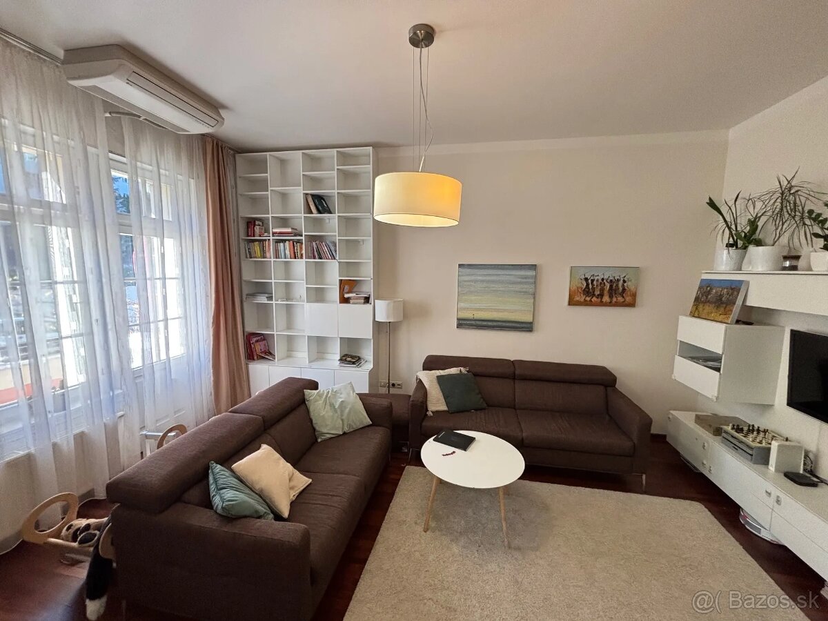 PRIESTRANNÝ 4iz byt v mestskej vile pod hradom - 4