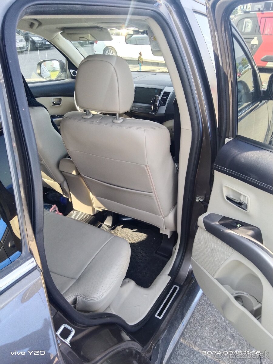 Mitsubishi Outlander xl 2011 - 4