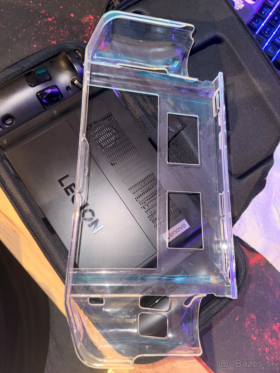 Lenovo Legion GO - 4