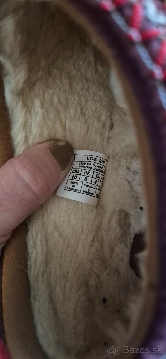 Ugg - 4