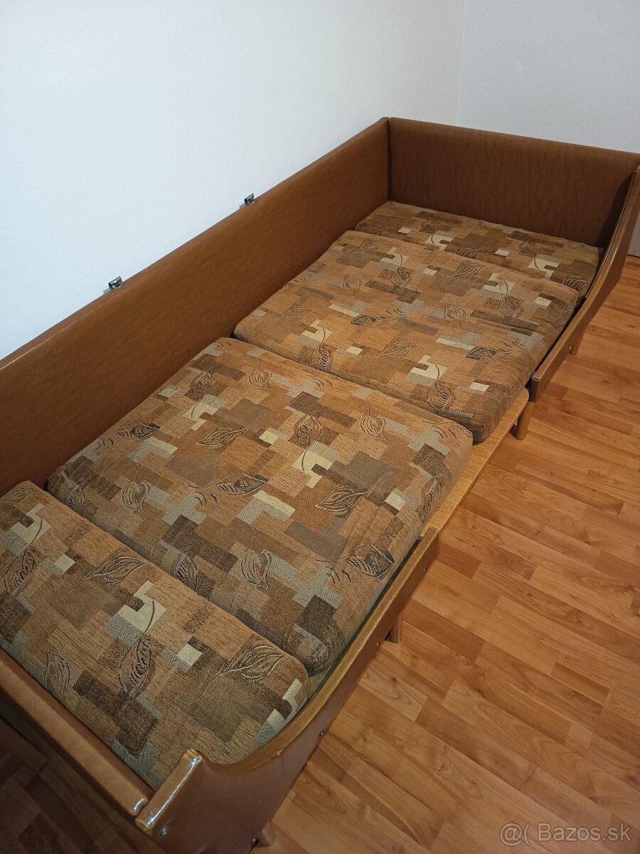 Sedačka, stôl a posteľ v jednom - 4