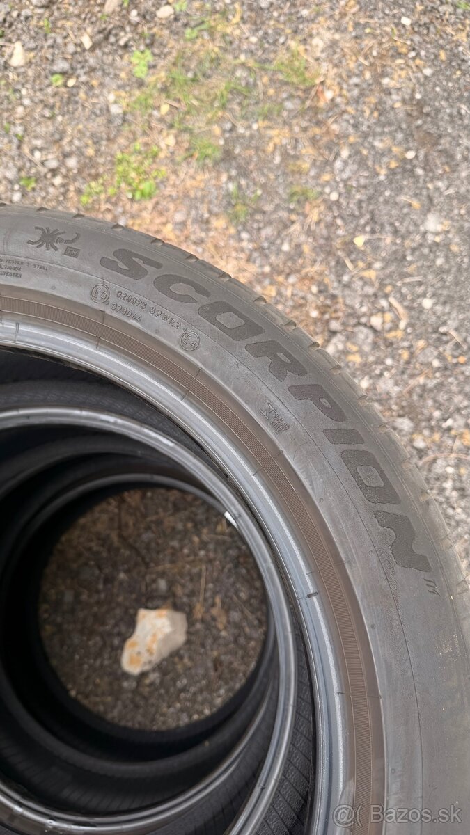 255/45R19 Pirelli Scorpion - 4