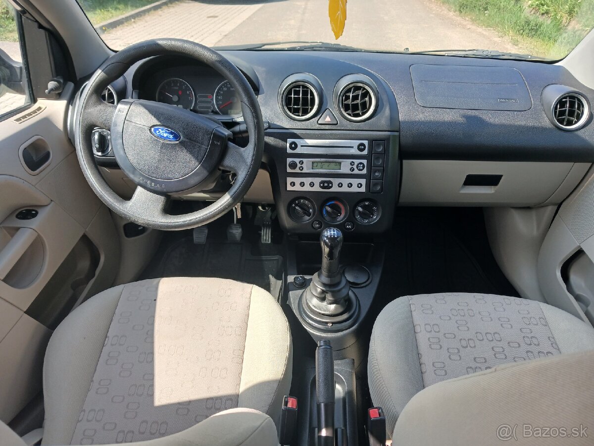 Ford Fiesta 1.3 - 4