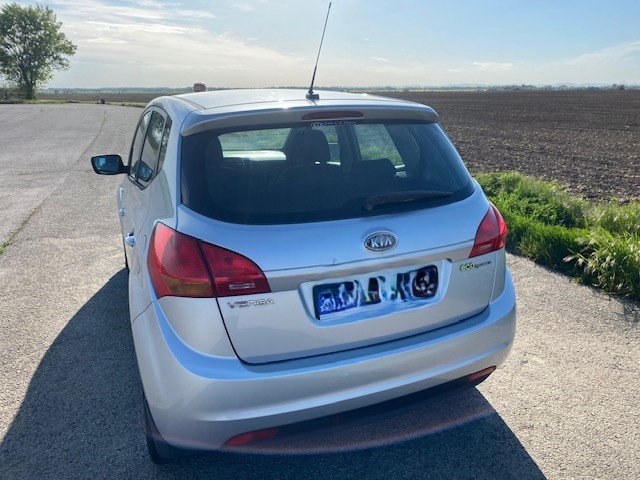 Kia Venga 1.4 crdi 55kw r.v. 2011 - 4