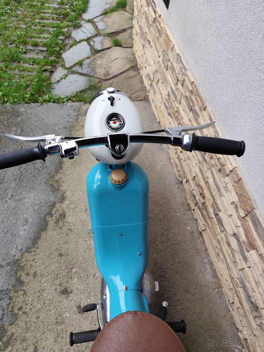 Jawa 555 - 4