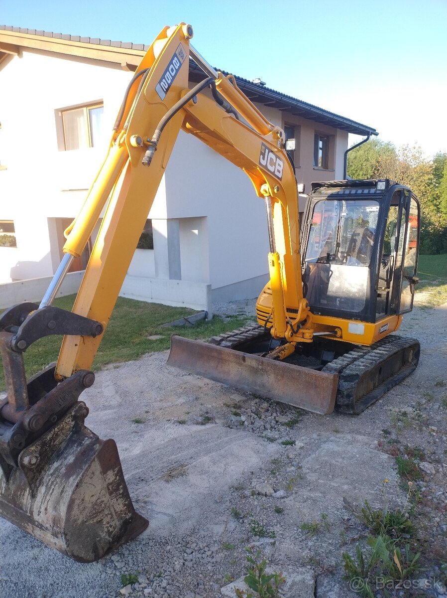 Jcb 8052 - 4