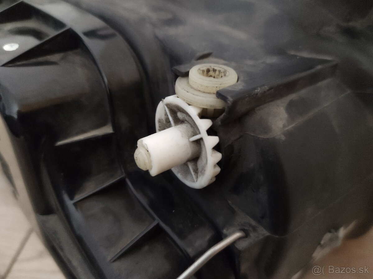 Svetlomet SEAT Ibiza / Cordoba III 6L - poškodený - 4