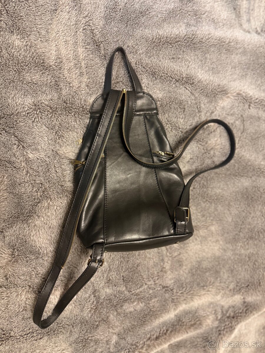 Maly kožený ruksak Tithana - 4