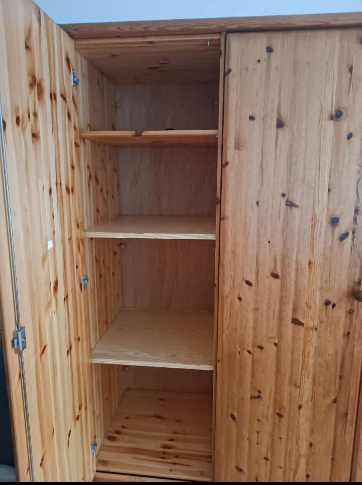 Skriňa z masívu - 4