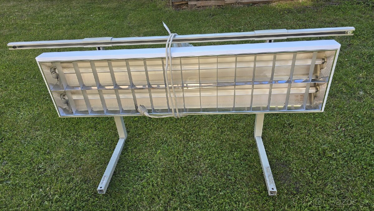 Výškovo nastaviteľný ESD pracovný stôl s rampou - 4