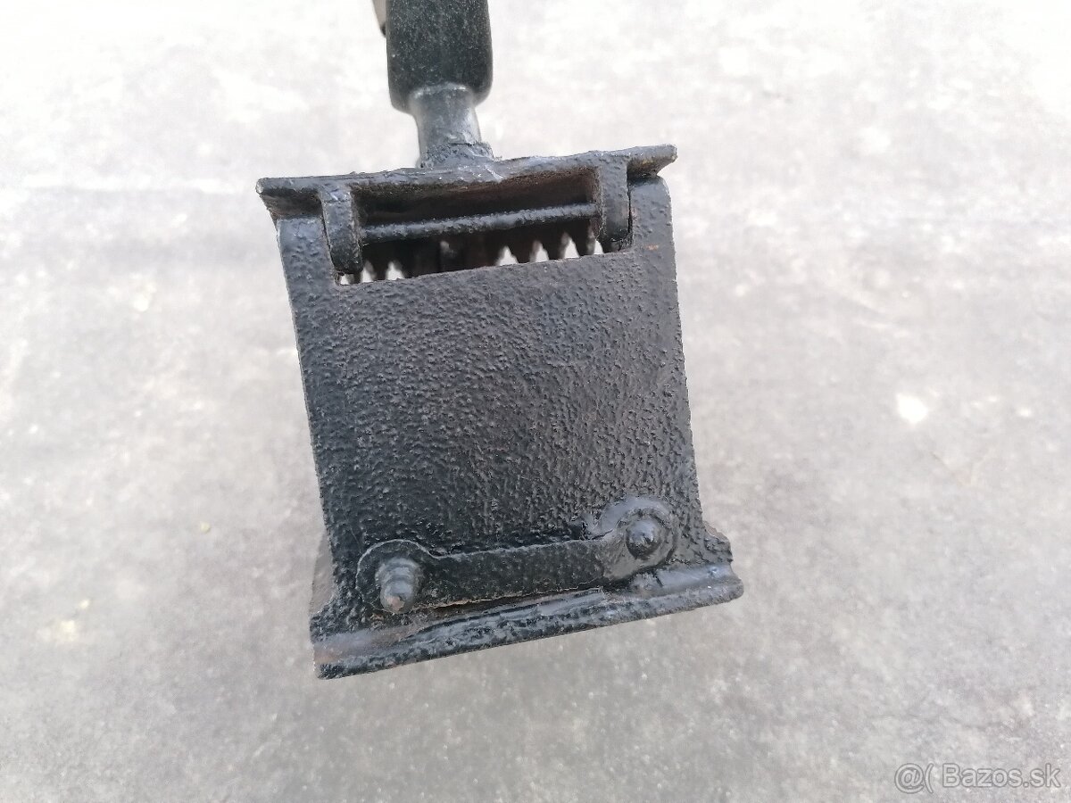 Predám starožitná žehlička - 4