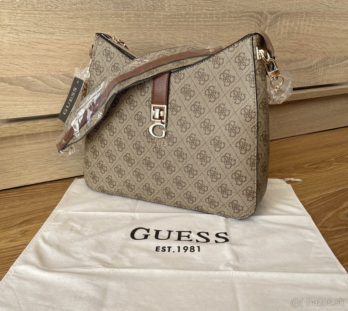 Kabelka Guess Zamira Quattro G - 4