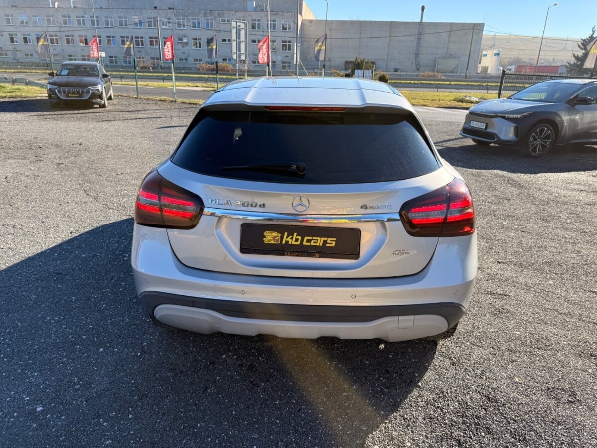 Mercedes-Benz GLA 200 d 4MATIC A/T, rv 2017, odpočet DPH - 4