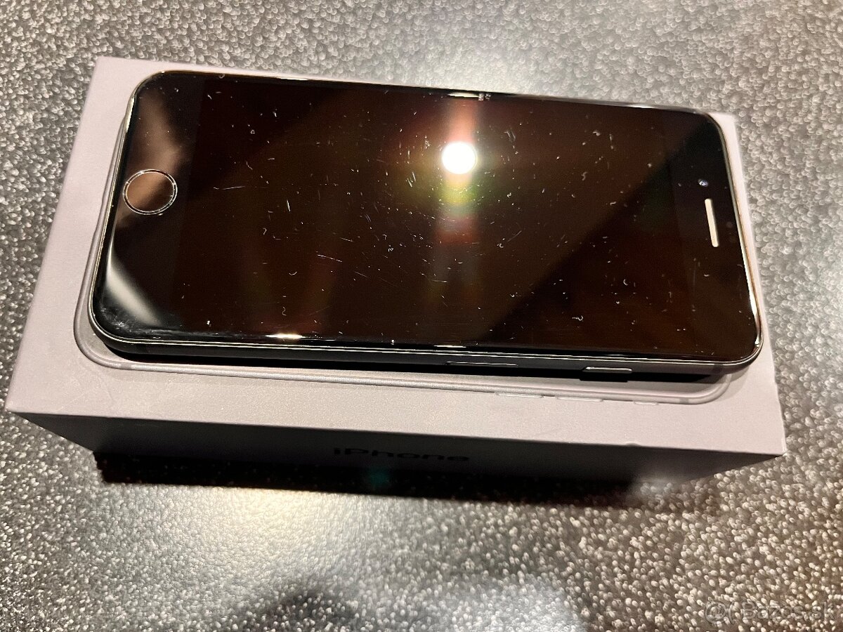 iPhone 8 space gray 64GB - 4
