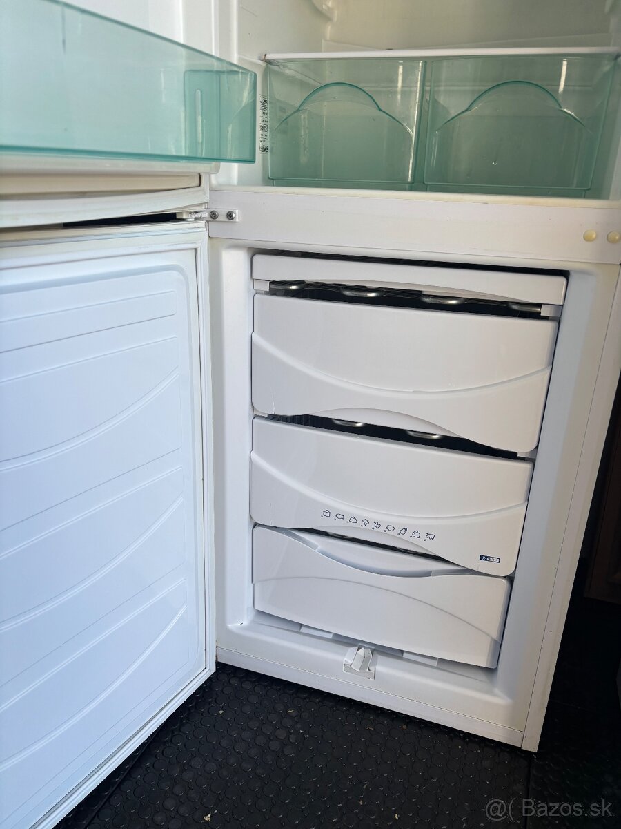 chladnicka s mraznickou Polar - 4