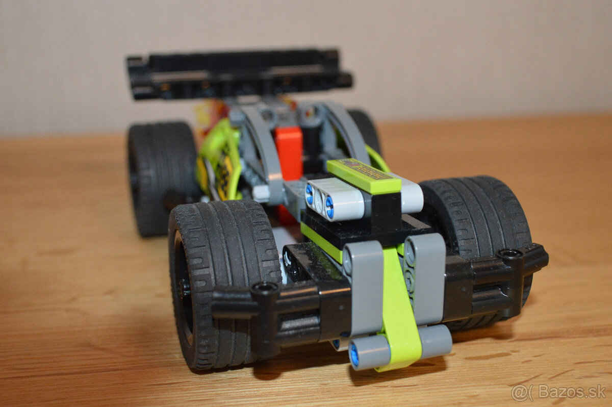 42072 LEGO TECHNIC - Zelené pretekárske auto - 4