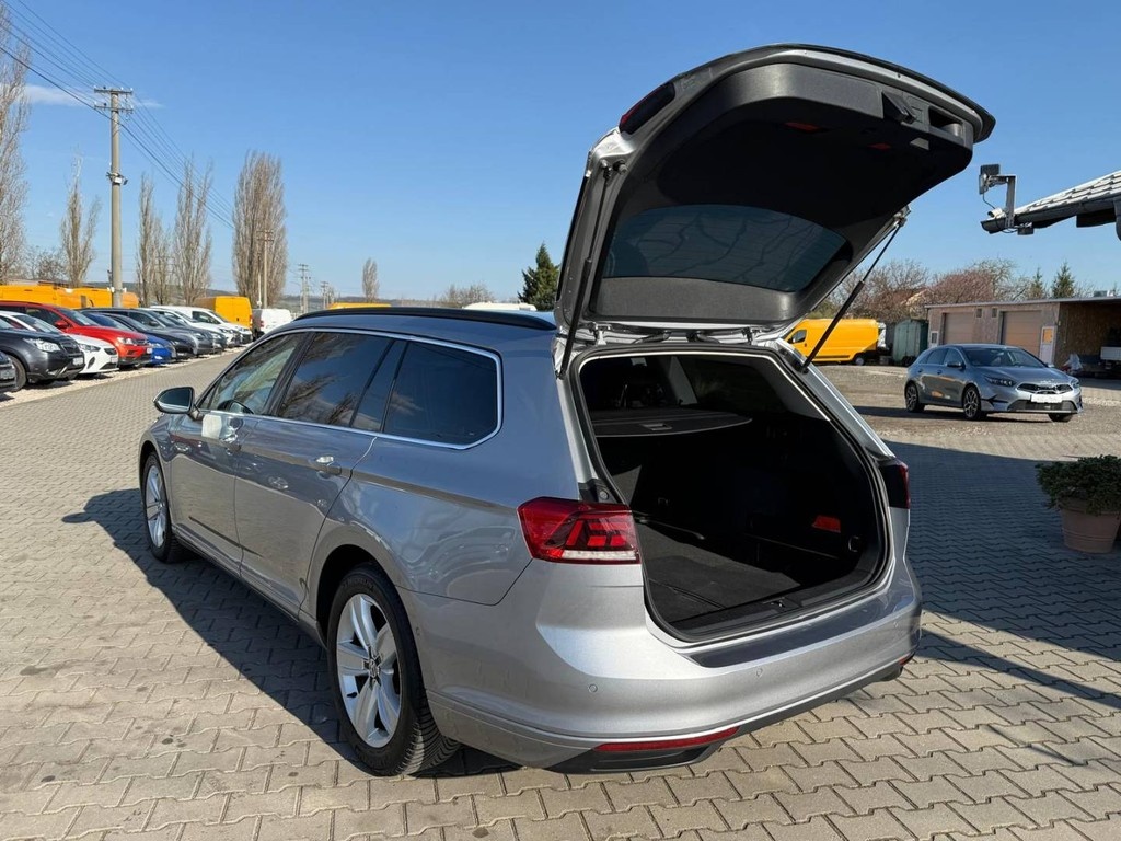 Volkswagen Passat Variant 2.0 TDI Elegance DSG - 4