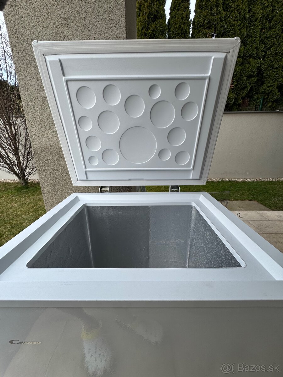 Predam mraznicku Candy CHAE 1024W 105L. - 4