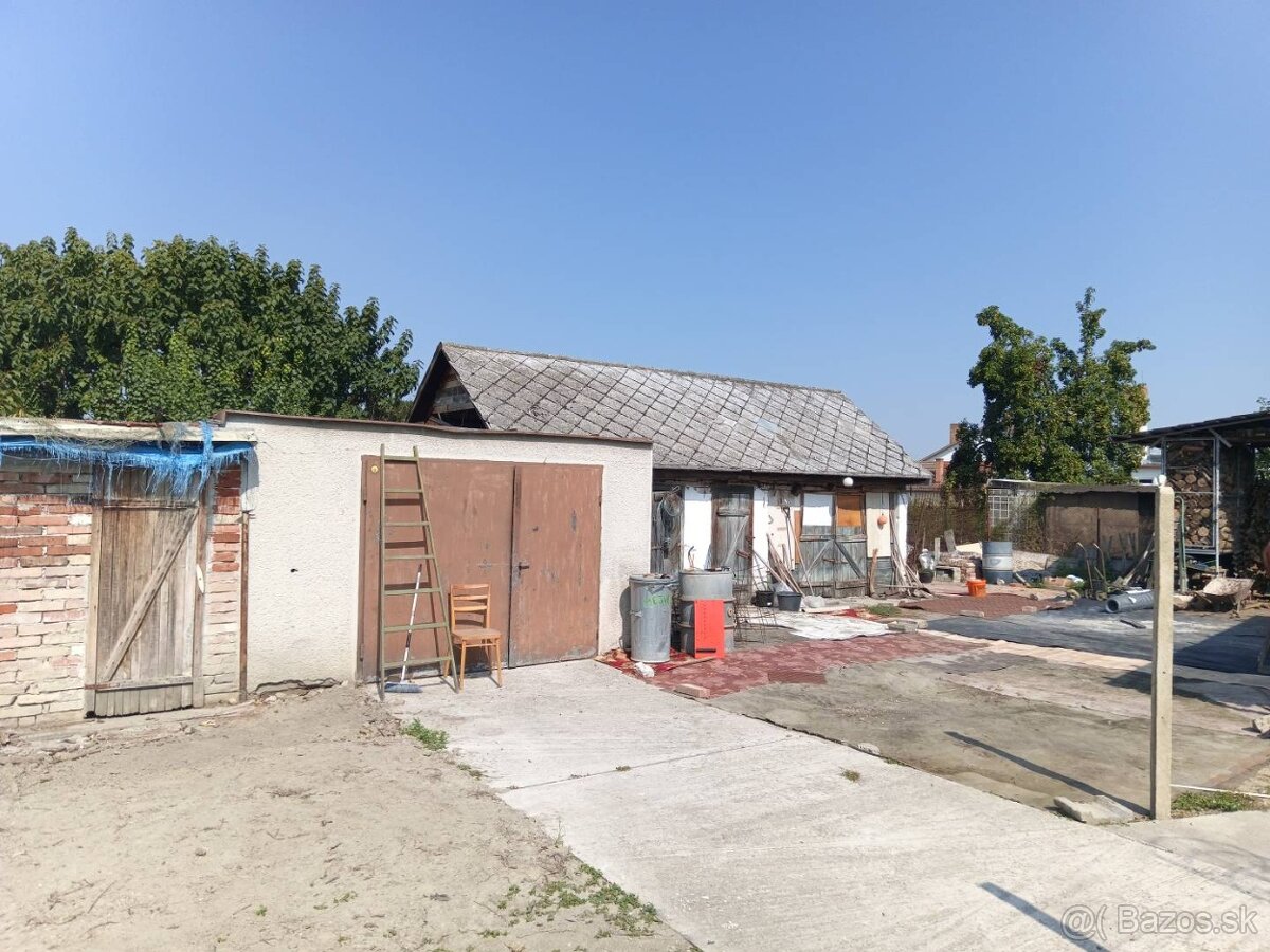 Pozemok 924m2+ garaž 59m2 Medveďov len 60 km od centra BA - 4