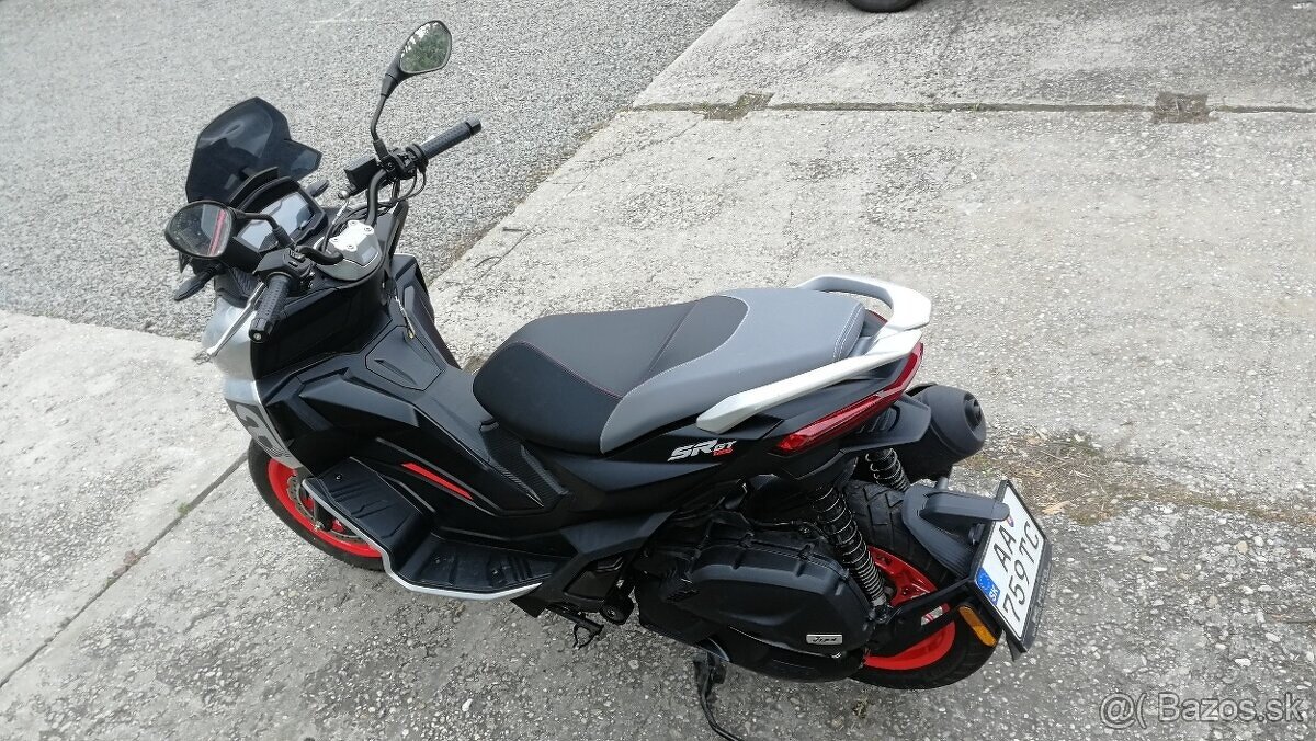 Aprilia SR GT 125 - 4