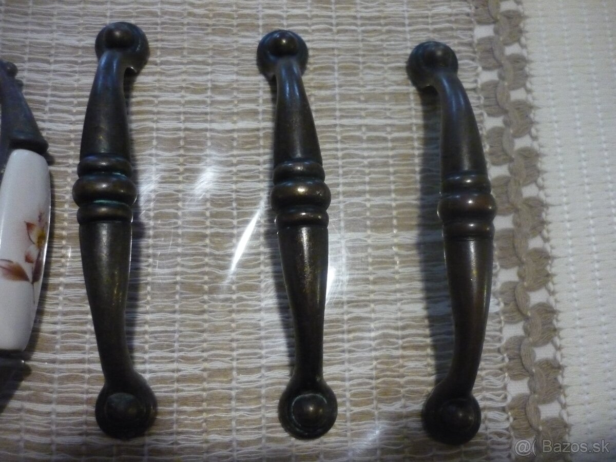 Rustikálne úchytky na nábytok. - 4