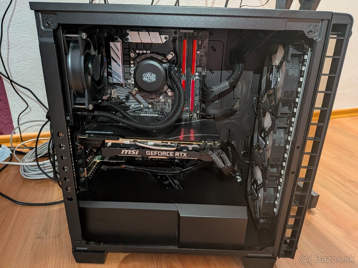 Kompletná herná zostava – PC + 3 monitory + príslušenstvo - 4