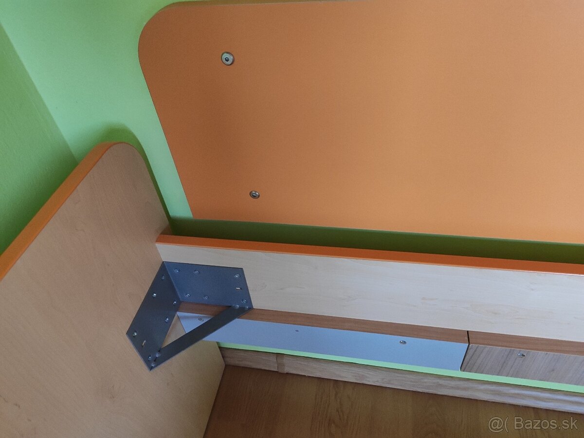 Posteľ 200 x 90 cm so zástenou - 4