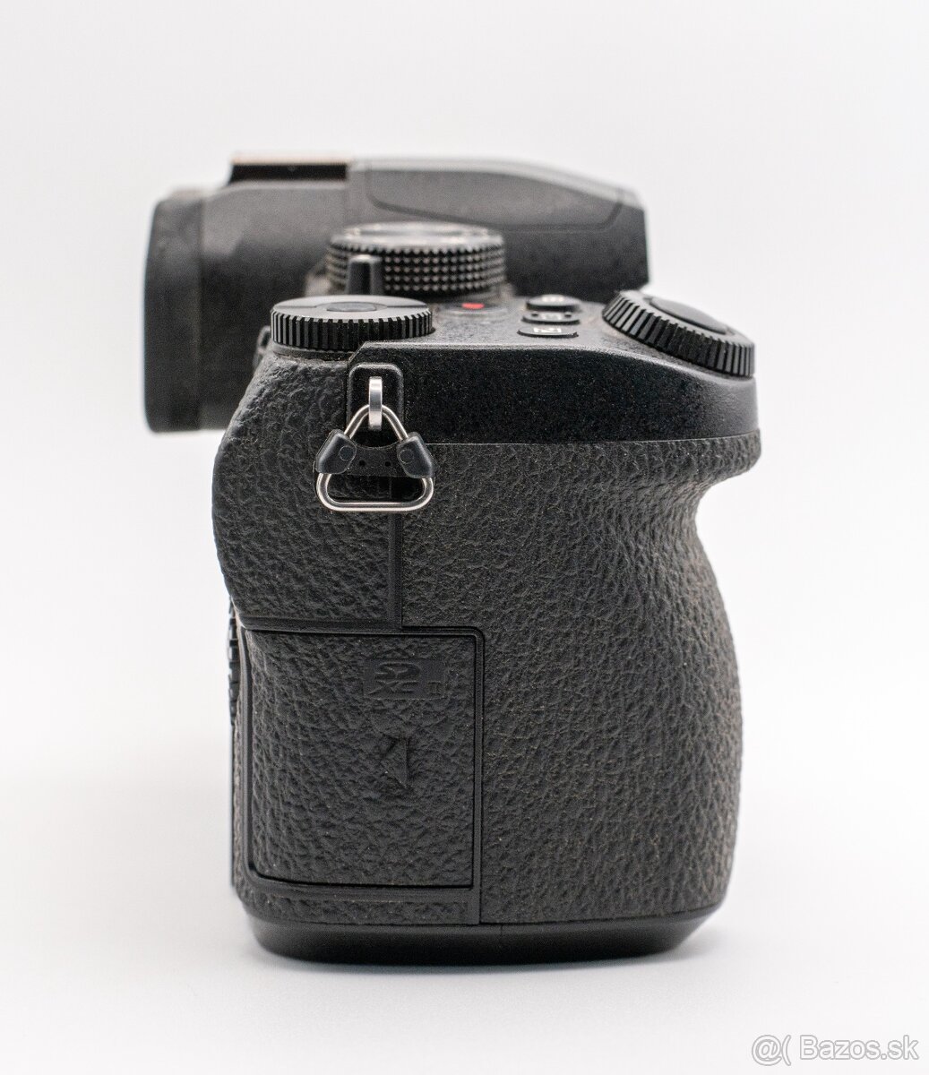 Panasonic Lumix DC G90 - 4