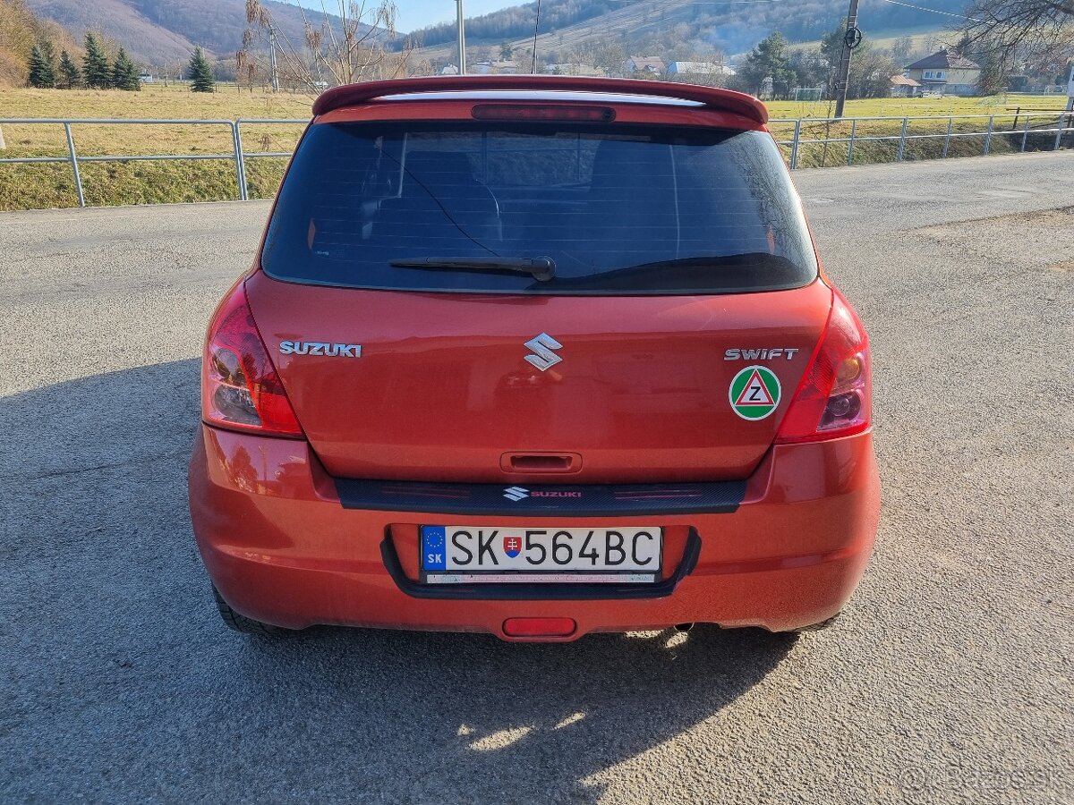Suzuki Swift - 4