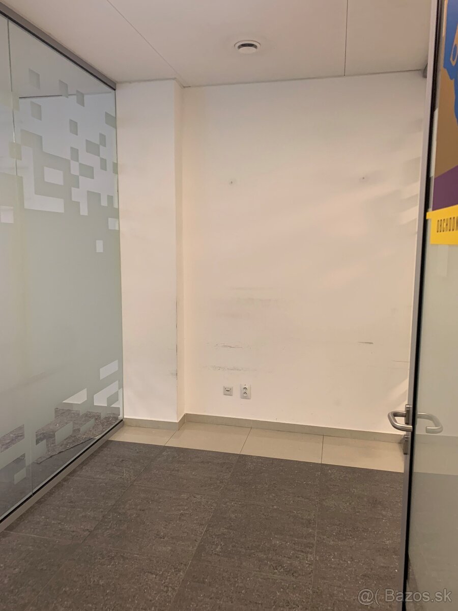 Prenájom reprezentatívnych kancelárskych priestorov v centre - 4