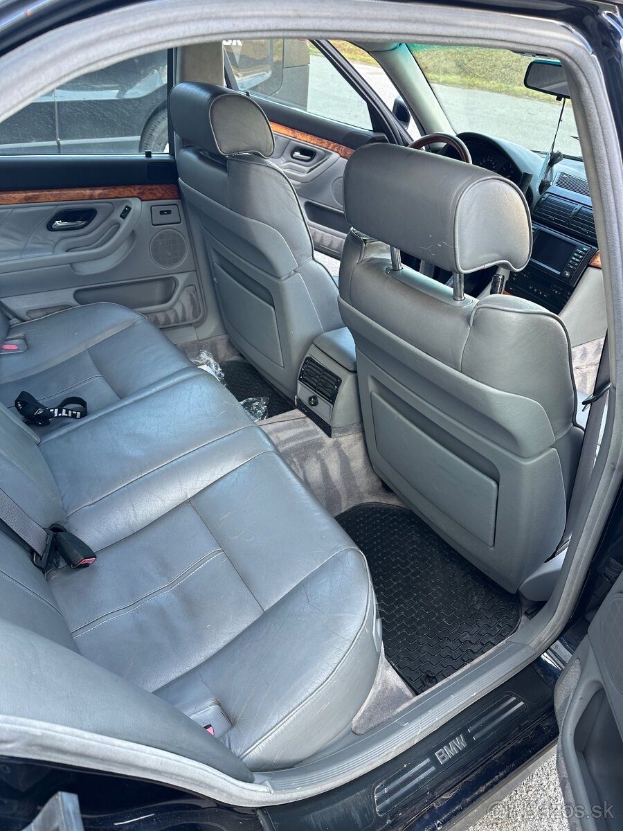 BMW E38 740i drift/stance car (ex Don Musk) - 4