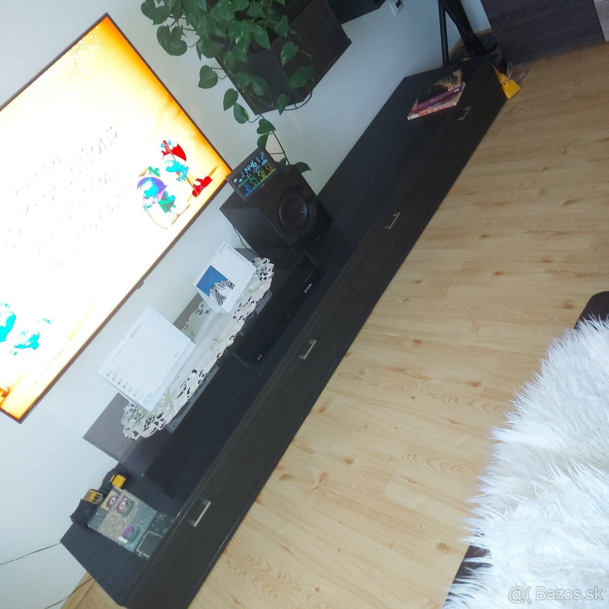 Nová nepoškodená obývacia stena - 4