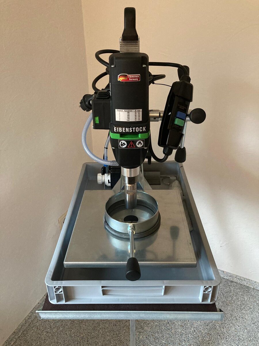 Vykruzovanie dier do obkladu a dlažby - 4