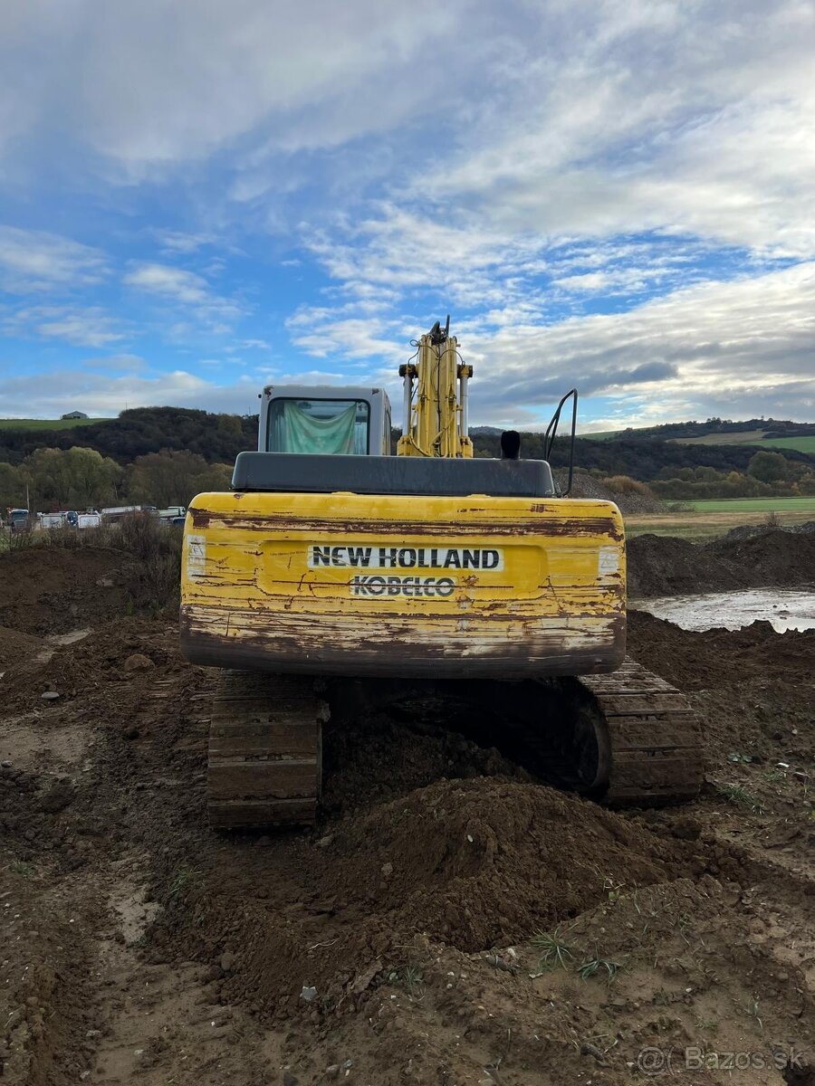 New Holland E215 - 4