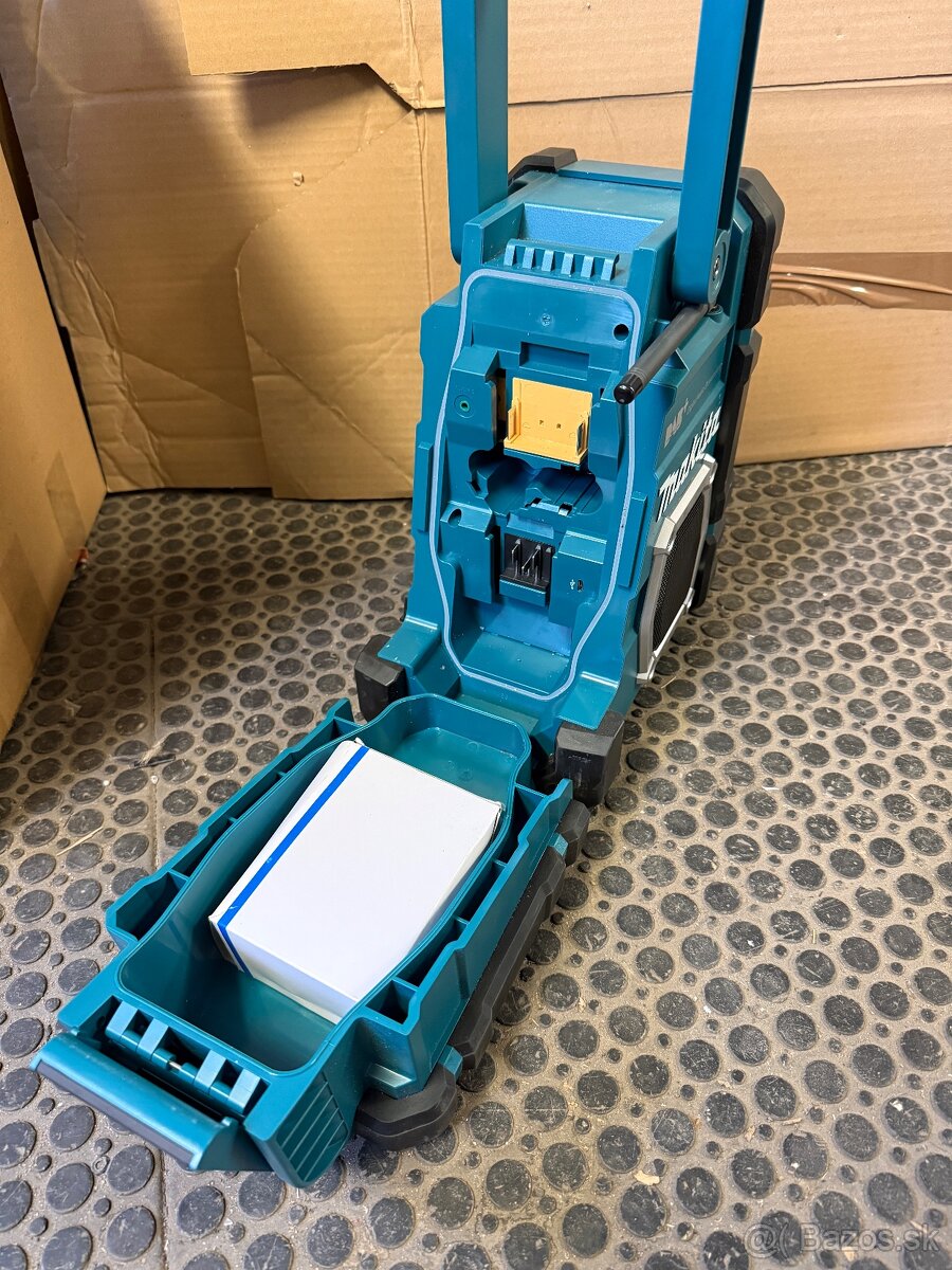 AKU rádio Makita - 4