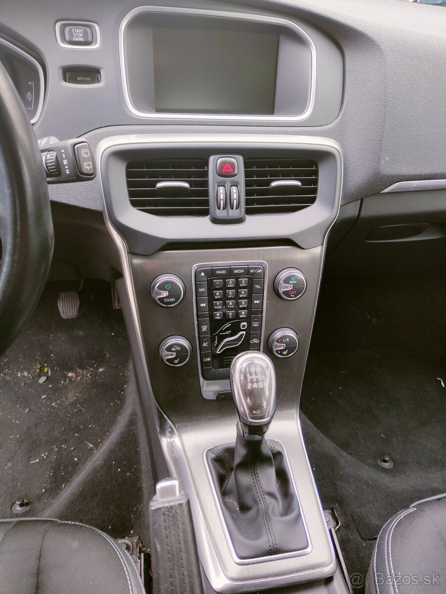 Volvo V40 D3 2,0 110kw - Náhradní díly - 4