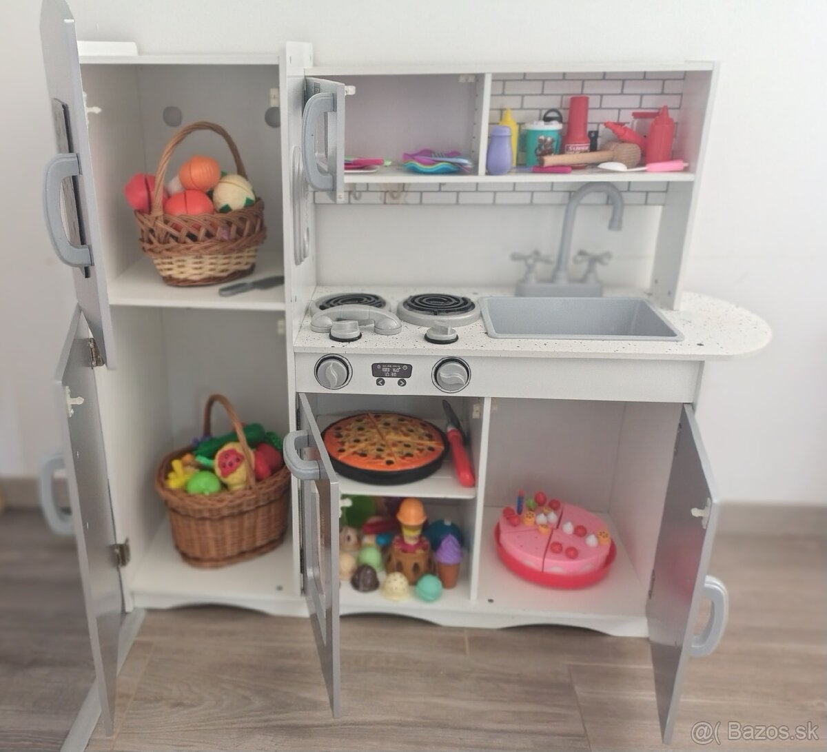 Kuchynka s príslušenstvom a s obchodom - 4