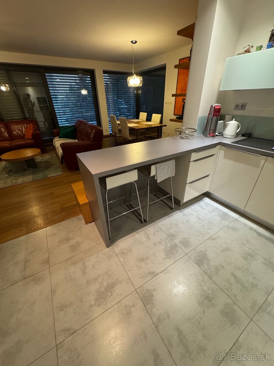 Kuchynská linka - 4