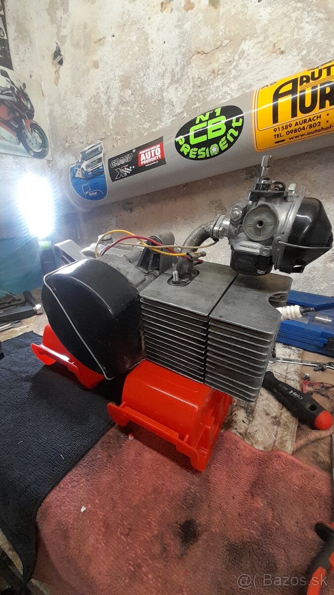 Predám motor Jawa babetta 207 - 4