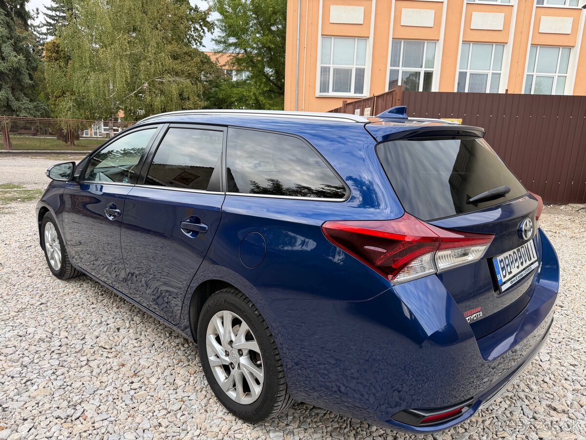 Toyota Auris - 4