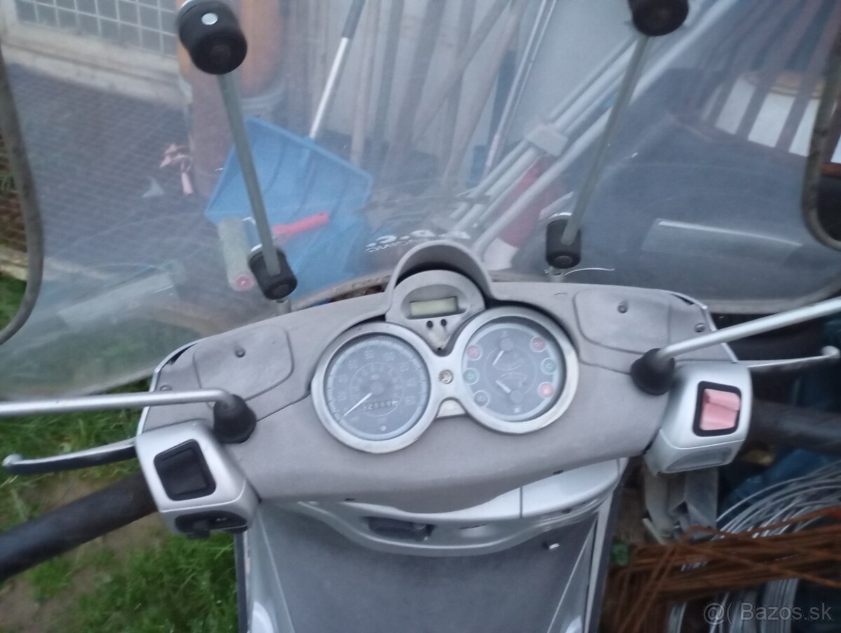 Piaggio Beverly 250 - 4