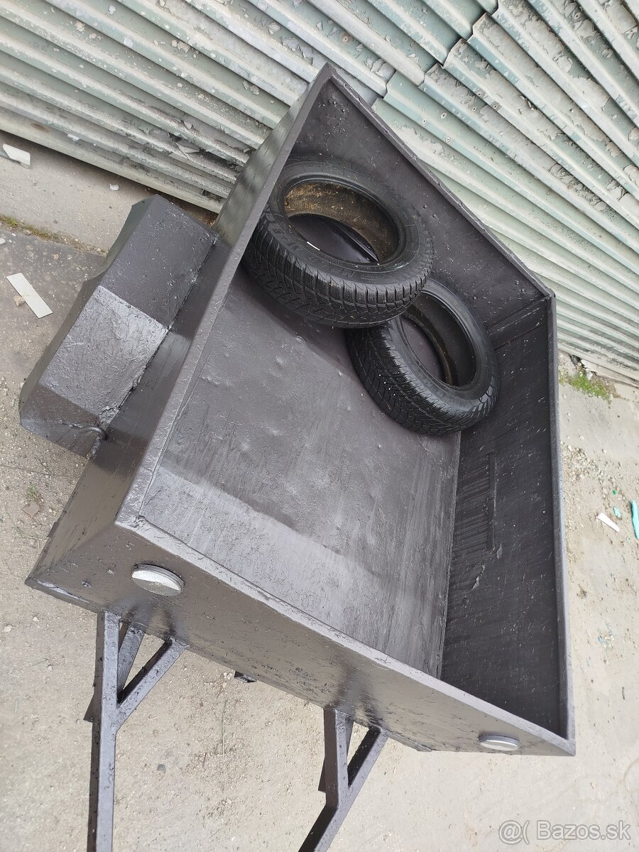 Predám prívesný vozík/vlečku D150cm x Š110cm x V40cm