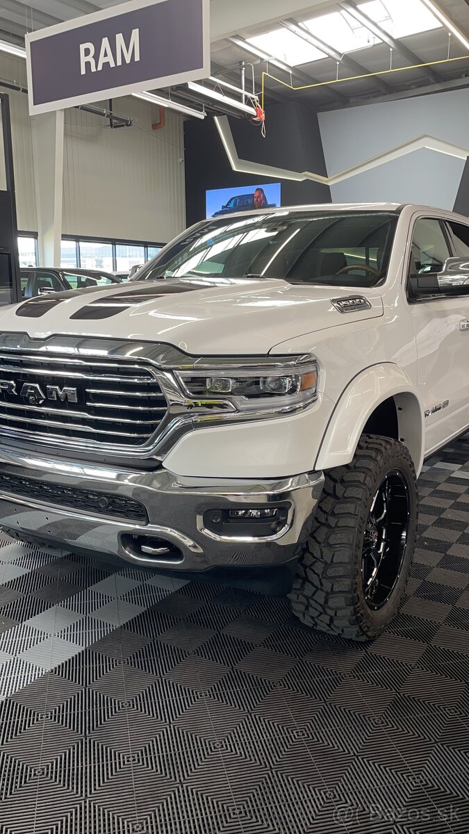 Dodge Ram 1500 5,7 HEMI - 4