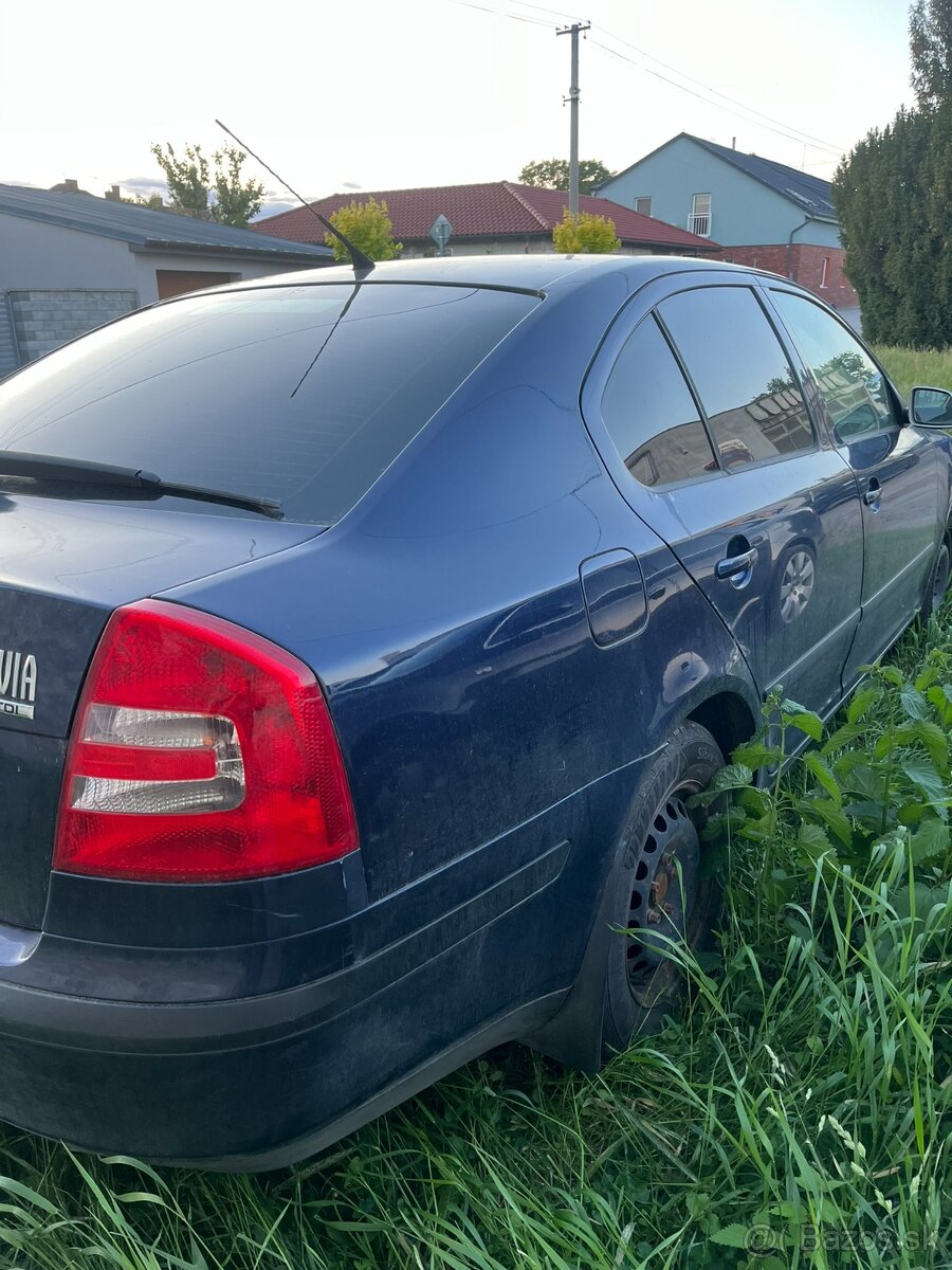 Rozpredám na diely Škoda Octavia II 1.9 TDI 77 kw 5 st manuá - 4