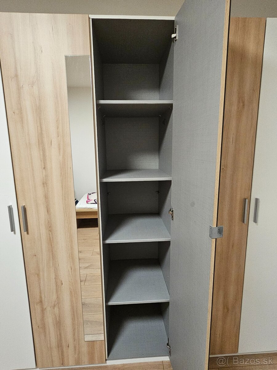 Šatníková skriňa - 4