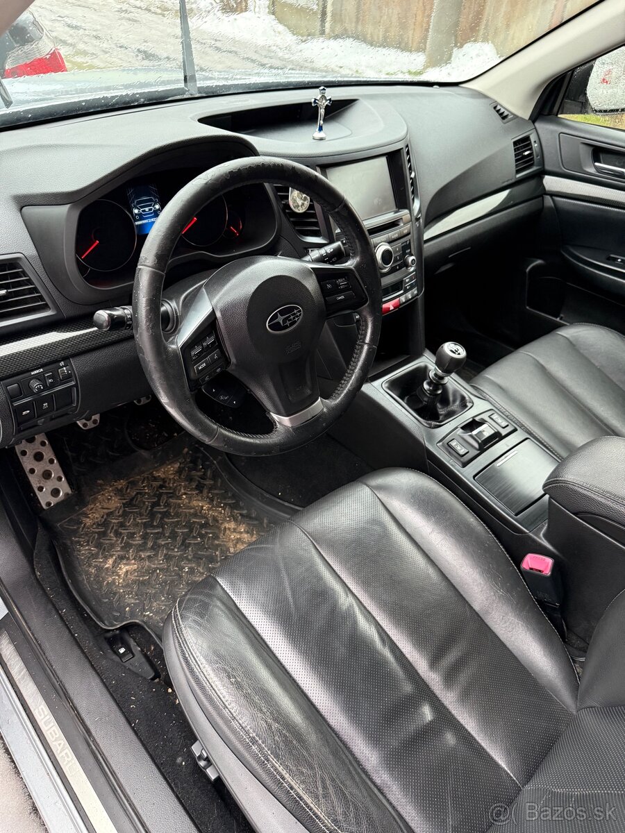 Predám SUBARU outback - 4