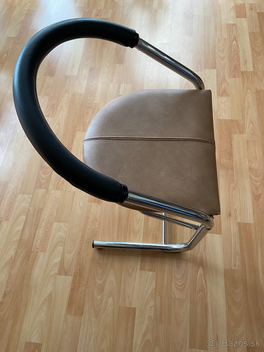 Ľahké kreslo-stolička. - 4