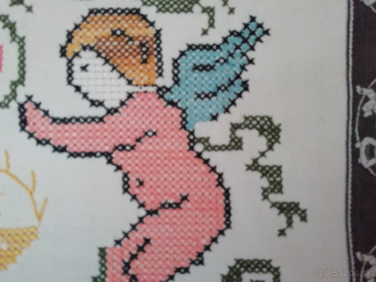 STAROŽITNÉ VYŠÍVANÉ NÁSTENKY - 4