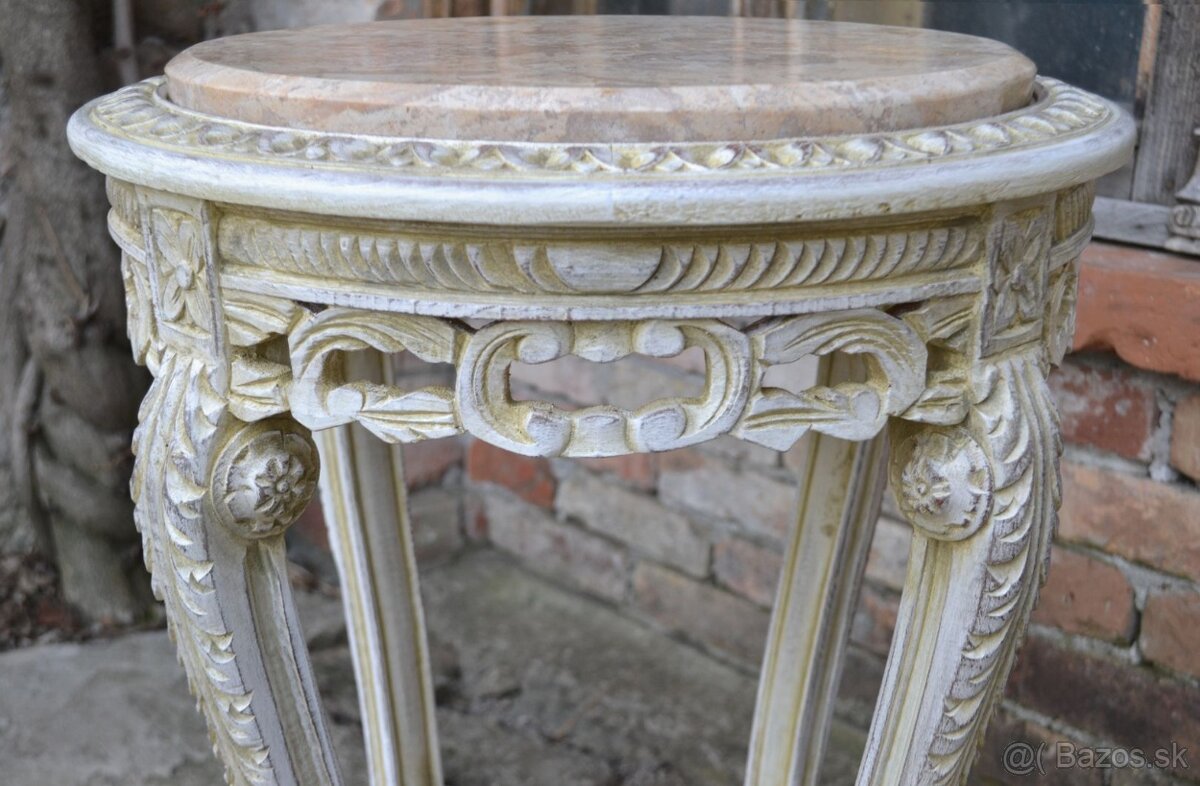 Stolík s patinou - 4